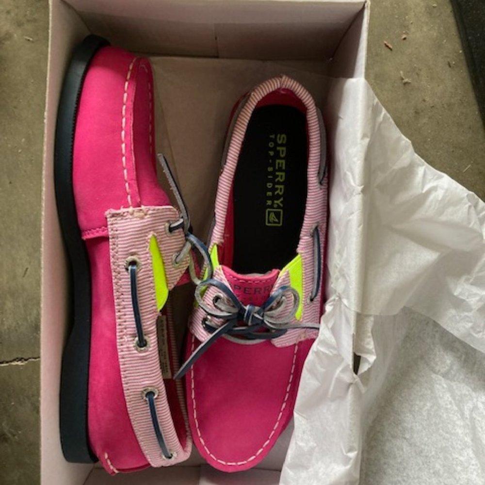 New Sperry A/O Boat Shoe- Nubuck- Big Girls size 4 women size 6